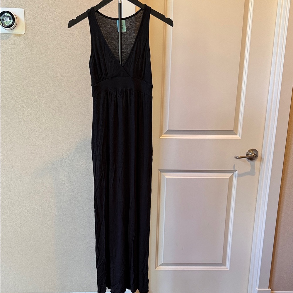 Black Sleeveless Maxi Dress